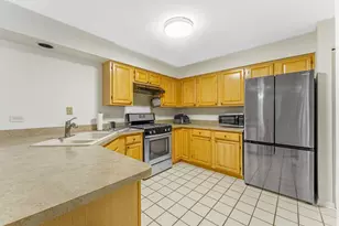 741 W Streamwood Blvd, Streamwood, IL 60107 - Photo 4