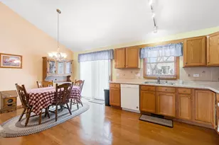 541 Blue Bonnet Ln, Woodstock, IL 60098 - Photo 10