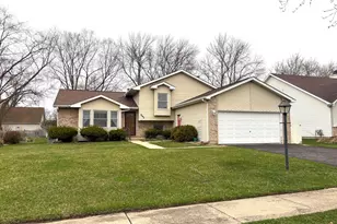 541 Blue Bonnet Ln, Woodstock, IL 60098 - Photo 1