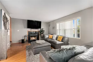 914 Cottonwood Dr, Elwood, IL 60421 - Photo 2