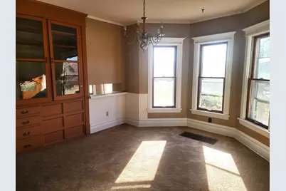 17 S McHenry Avenue, Crystal Lake, IL 60014 - Photo 2