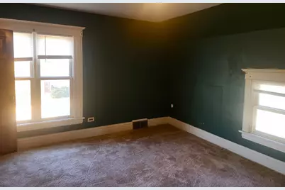 17 S McHenry Avenue, Crystal Lake, IL 60014 - Photo 10