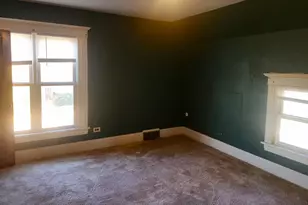 17 S McHenry Ave, Crystal Lake, IL 60014 - Photo 10