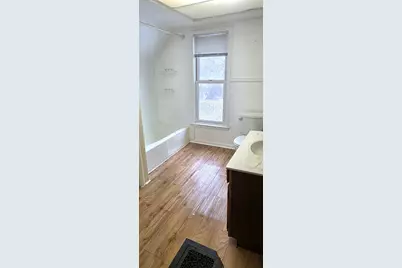 17 S McHenry Avenue, Crystal Lake, IL 60014 - Photo 14