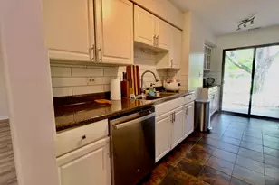 10 Old Oak Dr, Buffalo Grove, IL 60089 - Photo 10