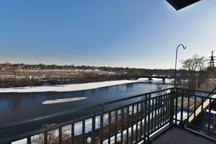 160 S River St, Aurora, IL 60506 - Photo 10