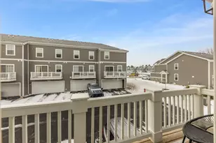 352 Bridgeview Ct, Saint Charles, IL 60174 - Photo 6