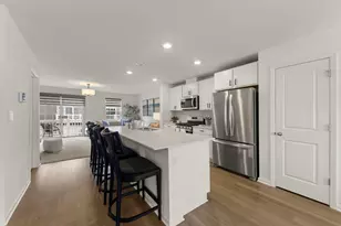 352 Bridgeview Ct, Saint Charles, IL 60174 - Photo 10