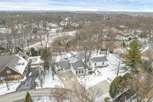 10 Deerpath Ln, Palos Park, IL 60464 - Photo 2