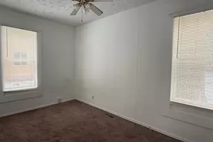 907 Center St, McHenry, IL 60050 - Photo 8