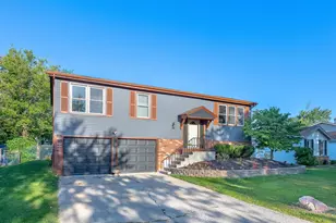 20052 S Sycamore Dr, Frankfort, IL 60423 - Photo 2