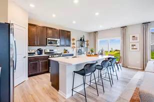 283 Red Oak Cir, Volo, IL 60020 - Photo 6