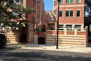 1430 N La Salle Dr, Chicago, IL 60610 - Photo 1