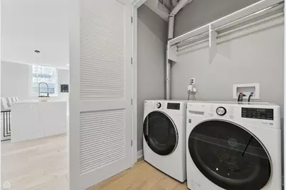 146 W Erie Street #1302, Chicago, IL 60654 - Photo 16