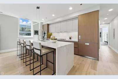 146 W Erie Street #1302, Chicago, IL 60654 - Photo 2