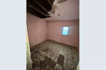 8752 S Exchange Avenue, Chicago, IL 60617 - Photo 14