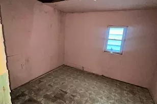 8752 S Exchange Ave, Chicago, IL 60617 - Photo 14