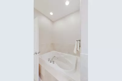 827 W Bradley Place #3E, Chicago, IL 60613 - Photo 18