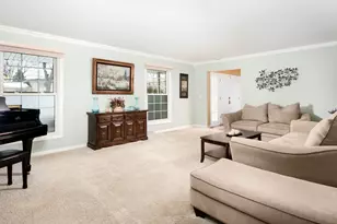 820 N Sanborn Dr, Palatine, IL 60074 - Photo 6