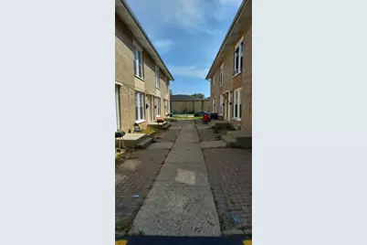 2204 Hebron Avenue #B, Zion, IL 60099 - Photo 4