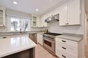 688 Thompson's Way, Inverness, IL 60067 - Photo 4