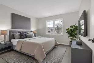 86 Silver Tree Cir, Cary, IL 60013 - Photo 4