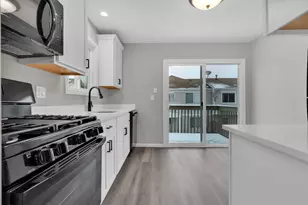 86 Silver Tree Cir, Cary, IL 60013 - Photo 12