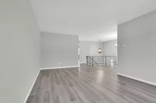 86 Silver Tree Cir, Cary, IL 60013 - Photo 10