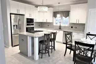 18627 W Lazy Acre Rd, Lake Villa, IL 60046 - Photo 2