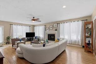 1307 Cross Creek Rd, Mahomet, IL 61853 - Photo 10