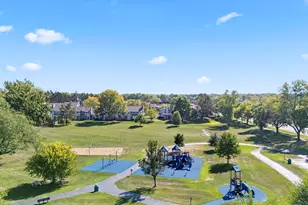 1152 Courtland Dr, Buffalo Grove, IL 60089 - Photo 38