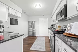 1152 Courtland Dr, Buffalo Grove, IL 60089 - Photo 10