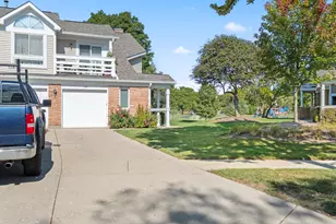 1152 Courtland Dr, Buffalo Grove, IL 60089 - Photo 2