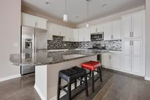 901 Times Square Dr, Aurora, IL 60504 - Photo 8