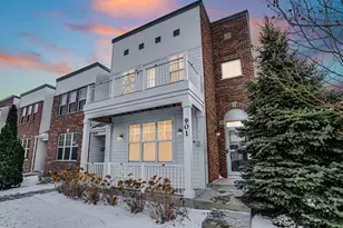 901 Times Square Dr, Aurora, IL 60504 - Photo 2