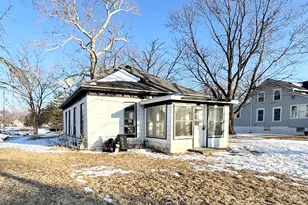 301 S Oak St, Forrest, IL 61741 - Photo 2