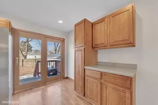 212 Pell Ave, Romeoville, IL 60446 - Photo 8