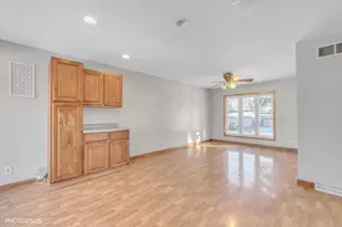 212 Pell Ave, Romeoville, IL 60446 - Photo 4