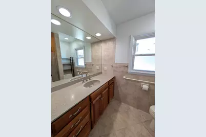 2032 W Laurel Street, Freeport, IL 61032 - Photo 8