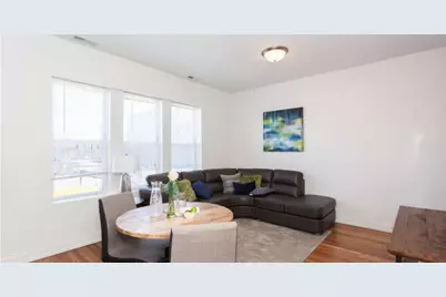 4048 N Milwaukee Avenue #3, Chicago, IL 60641 - Photo 4