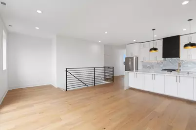 6414 N Francisco Avenue #201, Chicago, IL 60645 - Photo 2