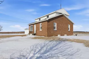 6045 E 2250S Rd, Saint Anne, IL 60964 - Photo 26