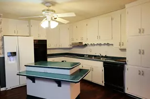 220 Bruce Ct, Centralia, IL 62801 - Photo 6