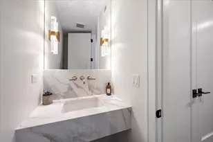 529 N Hartland Ct, Chicago, IL 60622 - Photo 28