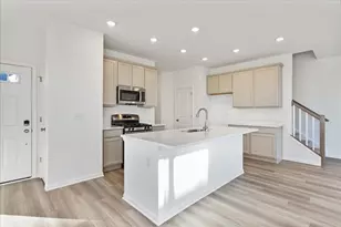 306 Kingsport Dr, South Elgin, IL 60177 - Photo 10