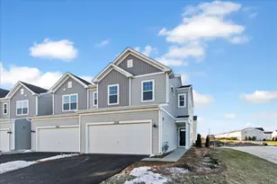 306 Kingsport Dr, South Elgin, IL 60177 - Photo 1