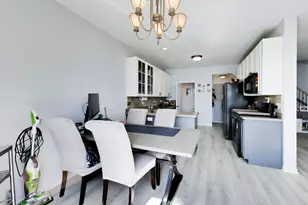 1961 Cobblestone Dr, Carpentersville, IL 60110 - Photo 12