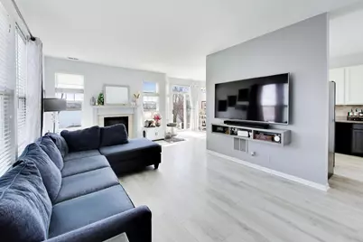 1961 Cobblestone Drive, Carpentersville, IL 60110 - Photo 4