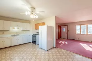 901 Garfield Dr, Rochelle, IL 61068 - Photo 4