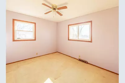 901 Garfield Drive, Rochelle, IL 61068 - Photo 8